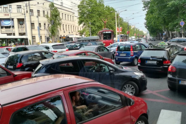 OPŠTI HAOS U GRADU! SUDAR TROLEJBUSA, vozila zarobljena u kolonama bez kraja!
