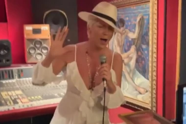 (VIDEO) "Ubila boga": Objavljen snimak Jelene Karleuše iz studija!