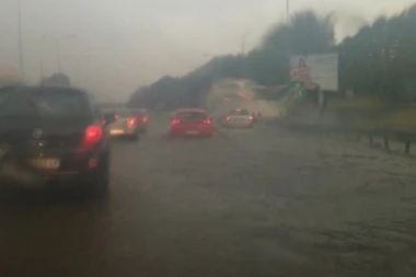 SNAŽNO NEVREME POGODILO DALMACIJU: Napravljena velika materijalna šteta (VIDEO)