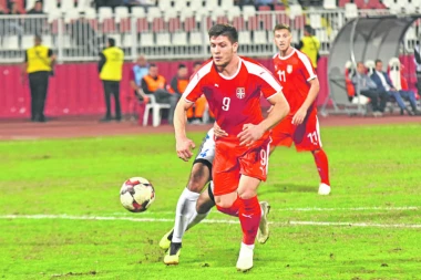 Tumbaković je šef, Luka mora da ga sluša!