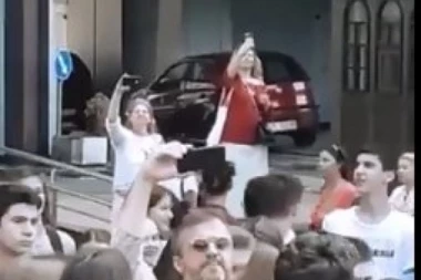 Đilasovci i Sergej zloupotrebili decu: Očajnički potez lidera opozicije zbog političkih poena