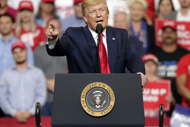 Tramp naredio Dženeral motorsu da proizvodi respiratore