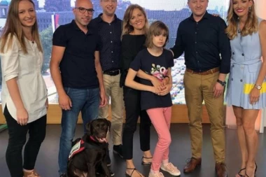 PRVA ĆE POMAGATI MALOJ HANI: Labradorka će ubuduće biti kod devojčice sa autizmom