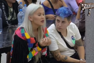 (FOTO) Matora će doživeti nervni slom: Isplivala Sanjina golišava slika, svi se pitaju samo jedno!