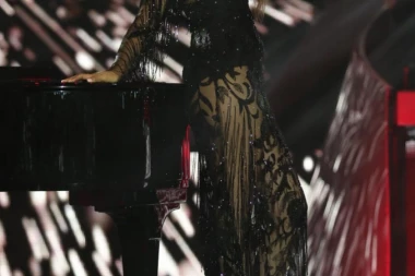 (VIDEO) Haos u Grandu! Saša Popović prekinuo Prijovićku dok je pevala, nastao je MUK: Ono što je usledilo šokiralo je sve!