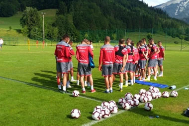 (FOTO) Vladan Milojević ne štedi svoje pulene: Stiže Zvezdino novo pojačanje u Austriju!