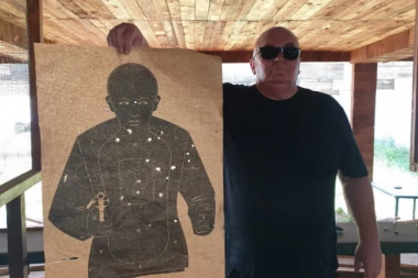 Pogledajte kako Palma rešeta! Ispaljivao metke sa 25 metara udaljenosti, od mete nije ostalo ništa