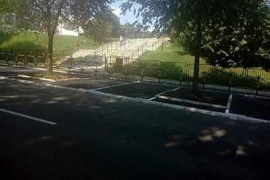 Opština Zvezdara izgradila nova parking mesta ispred osnovne škole, deca su sada bezbednija