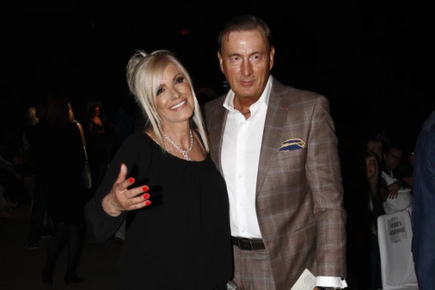 UDAJE SE CAKANA! Pevačica staje na ludi kamen u 65. godini, konačno će ispuniti svoju VELIKU ŽELJU!