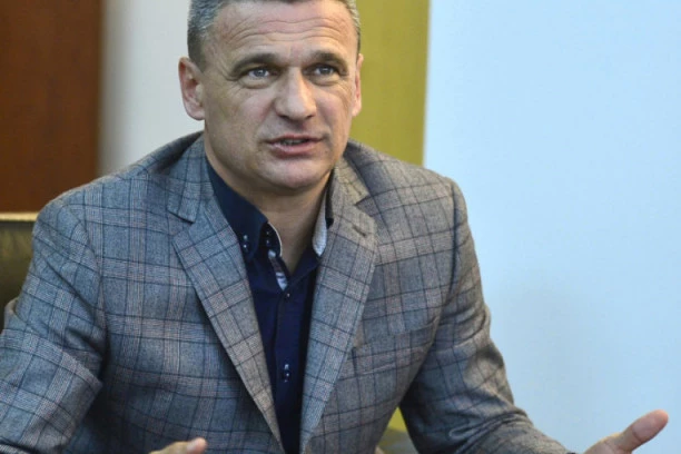 PONOVO SE OGLASIO GRADONAČELNIK ČAČKA! Izneo podatke o broju povređenih! ISTIČE DA JE FABRIKA SAD PRAZNA!