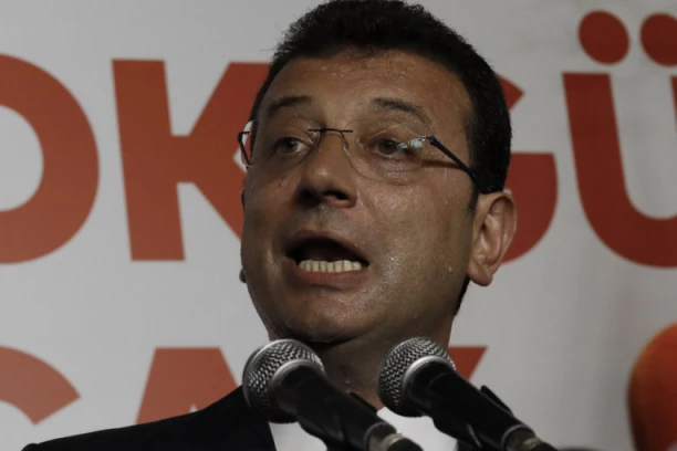 PRITVORENI GRADONAČELNIK ISTANBULA IMENOVAN ZA PREDSEDNIČKOG KANDIDATA! Erdoganu se bliže poslednji dani?