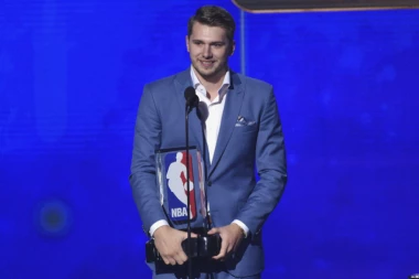 (VIDEO) U stilu najboljeg tenisera: Luka "kopira" Đokovića