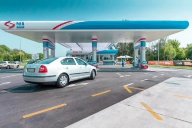 KUPITE GORIVO ODMAH, A PLATITE NAREDNOG MESECA