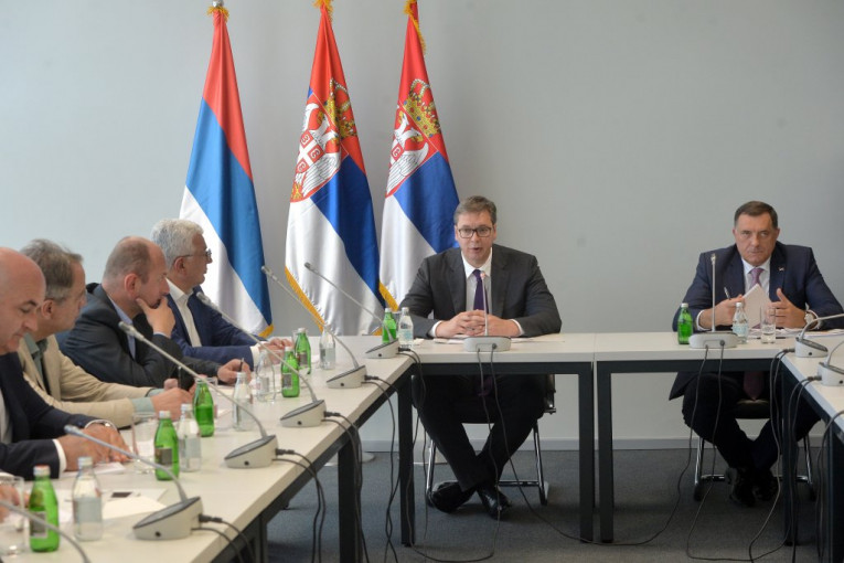 Vučić nakon sastanka sa predstavnicima Srba iz regiona: Najteža tema je bila o Crnoj Gori