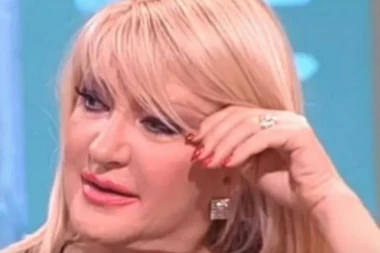 Tako sam plakala i kad snimila pesmu Vidovdan: Goca Lazarević se rasplakala kada je videla šta su joj na veliki dan priredile izbeglice sa Kosova!