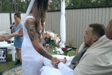 (VIDEO) Srce se kida na najsitnije delove: Mladić (22) oženio ljubav svog života, pa sledeći dan umro od tumora