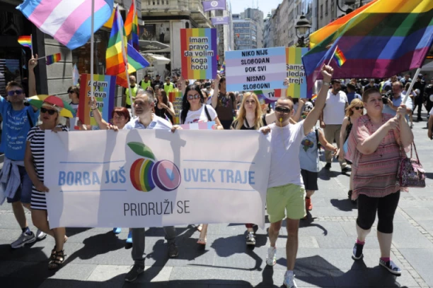 MUŠKARAC ODBIJEN DA DA KRV U BEOGRADU ZATO ŠTO JE GEJ? Lekarka mu samo rekla: ''Takva je PROCEDURA'', o čemu se tačno radi? (FOTO)