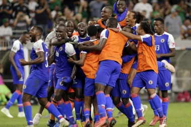 Meksiko slavi Očou, istorija Haitija na Gold kupu!
