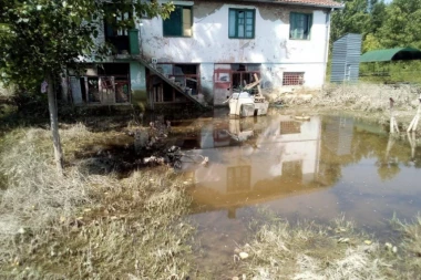 APEL SVIM DOBRIM LJUDIMA: Heroju iz Obrenovca koji je spasavao životinje od poplava je potrebna pomoć!