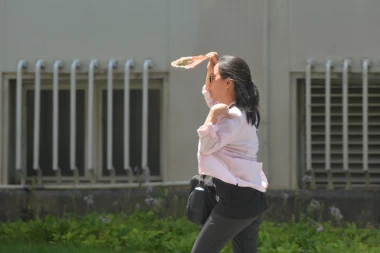 NOVO UPOZORENJE RHMZ: Sprema se JOŠ JEDAN tropski talas, DVA dana kritična!