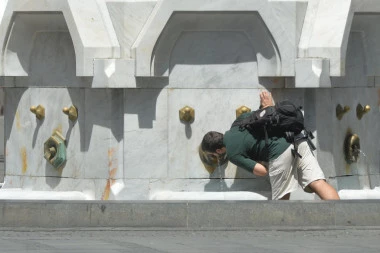 DANAS VEOMA TOPLO! Temperatura do 34 stepena