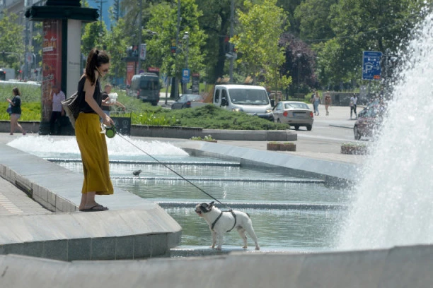 UPOZORENJE RHMZ ZBOG PAKLENIH VRUĆINA: Tropski talas nas očekuje i narednih dana, evo kada STIŽE OSVEŽENJE!