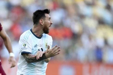 (VIDEO) Mesi: Hoćeš da se bijemo? Ajde, ako smeš...