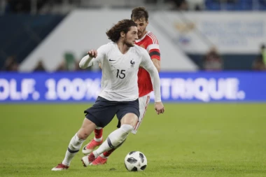 Rabio se "ulagivao" dami i podbo PSŽ