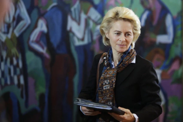 DA SMO RANIJE SPOZNALI TEŠKOĆE PROIZVODNJE VAKCINA... Fon der Lajenova UPOZORILA Uniju na scenario u kojem neće moći da SUZBIJU virus!