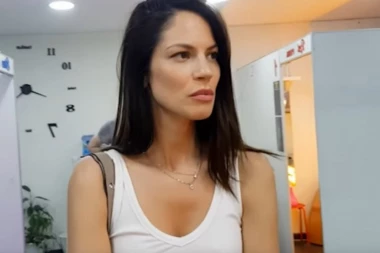 IMATI VIŠE DECE JE STVAR TRENUTKA! Voditeljka Danijela Dimitrovski OTKRILA tajnu USPEŠNOG BRAKA!