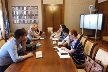 Vesić: Počinje izgradnja javnih garaža sa kineskim partnerom!