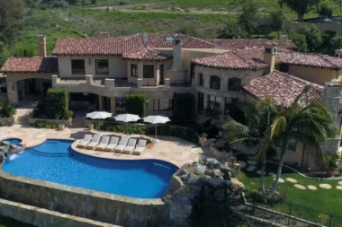 (VIDEO) Nekada je bila kraljica tenisa, sada je kraljica luksuza: JJ baš voli da se baškari, zavirite u raskošnu vilu nekada najbolje teniserke sveta!