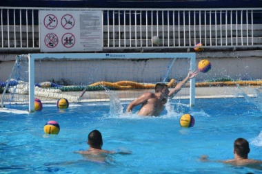 "Delfini" tempiraju formu u SAD!