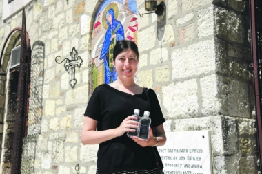 Čudo na Vidovdan u ovčanskoj svetinji: Proplakala Sveta Petka