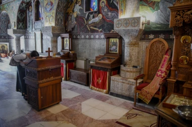 Slavimo Materice! Predanje kaže da danas treba vezati majke, jer se tako stvaraju neraskidive porodične veze