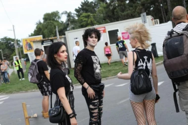 Počinje spektal: Otvorene kapije 19. Egzita, fanovi grupe "The Cure" nagrnuli!