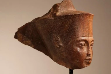 NIŠTA IM NIJE SVETO: Bista Tutankamona prodata na aukciji uprkos protesta Egipta