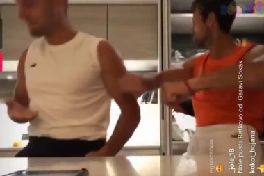 (VIDEO) Nole u neviđenoj ekstazi: Đoković ispunjavao želje fanovima, pevao, igrao, a sve je eskaliralo pesmom "200 na sat"