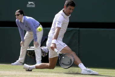 Belgijanac od lava do male mace: Đoković ukrotio Gofana za polufinale Vimbldona!