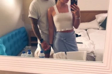 (FOTO) Kakva blamčina! Ćerka poslala ocu fotku sa dečkom zbog koje su se odmah žešće pokajali