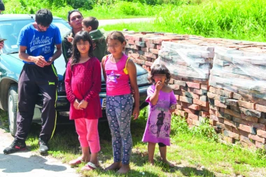 (FOTO) Porodična tragedija u Skrobari kraj Pančeva: Grom ubio dete dok se igralo u dvorištu!