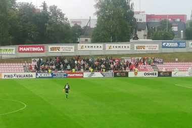 (VIDEO) "Delije" raspalile "Arvi arenu": UEFA mafija, Kosovo je Srbija!