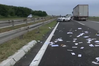 TRAGEDIJA NA ZLOGLASNOJ IBARSKOJ: U lančanom sudaru kamiona i dva automobila nastradala jedna osoba