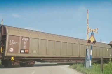 Na Kelebiji otkriveno 38 migranata u kontejneru za robu