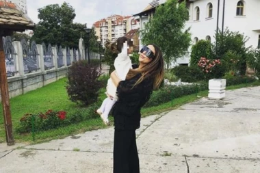 Tara slavi drugi rođendan: Ana Nikolić poklonila ćerkici nešto što ostaje za ceo život!