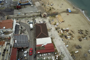 OSVANUO SUNČAN DAN NA HALKIDIKIJU: Srbi pušteni iz bolnice, neka mesta još bez vode i struje