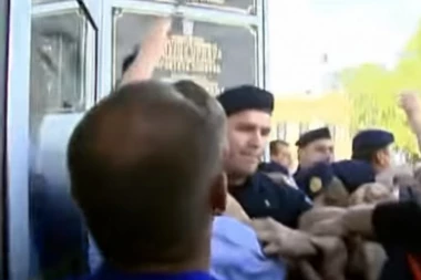 (VIDEO) USTAŠE OBEĆALE SRBIMA: Veća prava na srpski jezik i pismo u Vukovaru, ali ostaju neka ograničenja