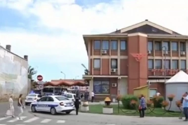 Umrla žena koju je muž iskasapio na autobuskoj stanici u Pančevu