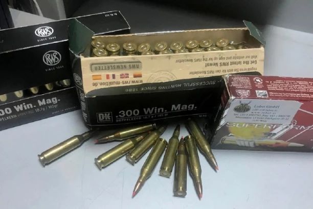 DRAMA U PEČENJEVCU! Pogođen lovac iz puške - PRAVO U OKO!