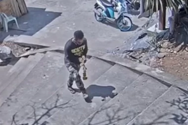 (VIDEO) STRAVIČAN SNIMAK: Psihopata silovao i kamenom ubio turistkinju, pa otišao kući da pije pivo